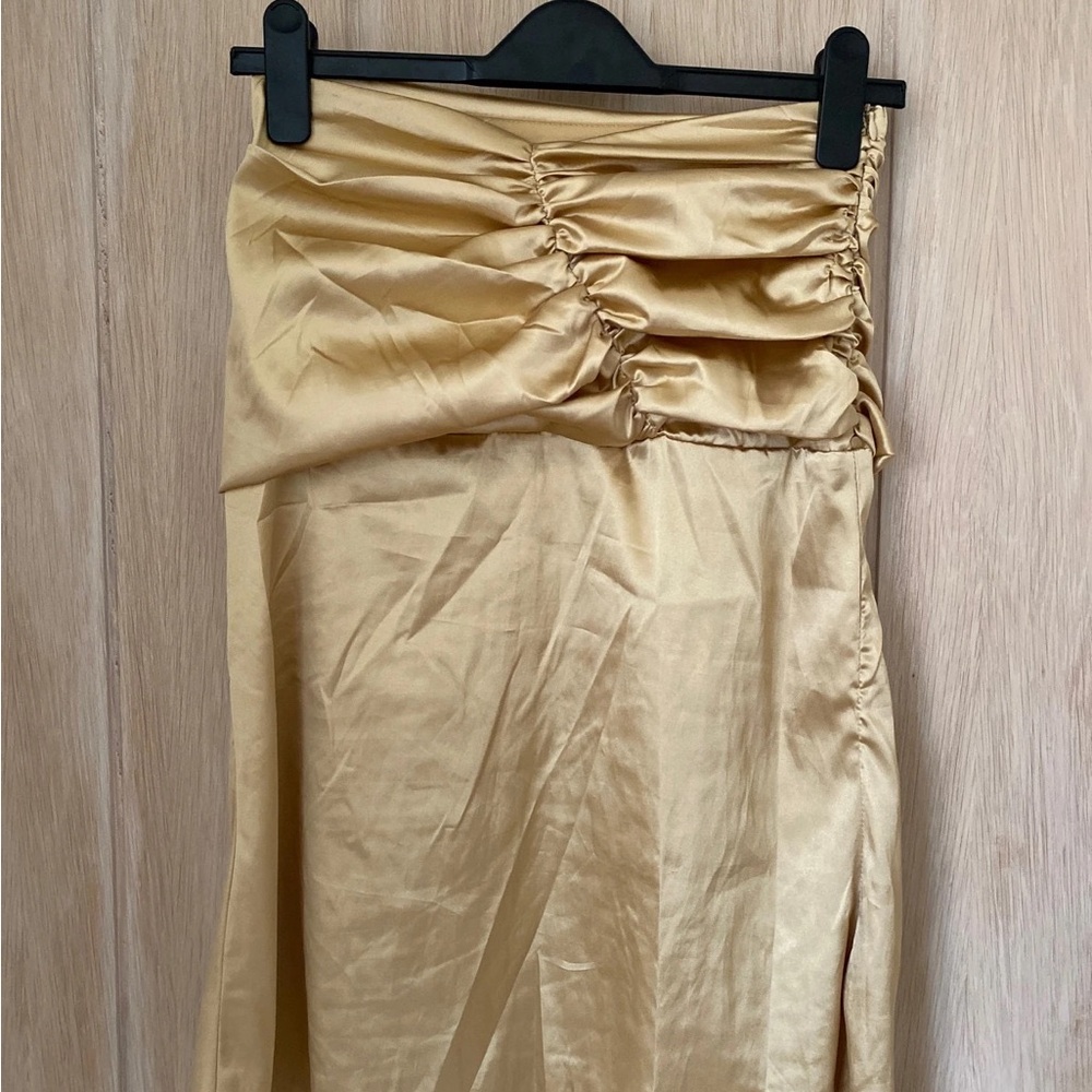 Gold skirt